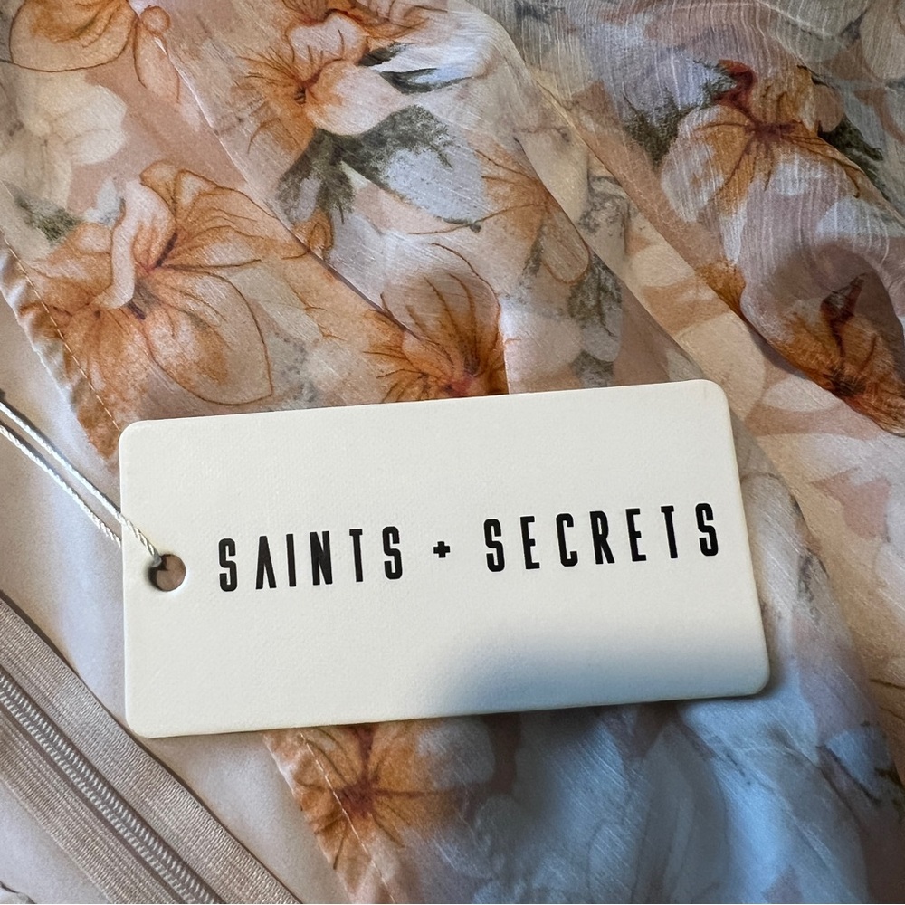 Saints + Secrets Chiffon Floral Flutter Sleeve Tie Waist Faux Wrap Mini Dress M - Picture 10 of 16